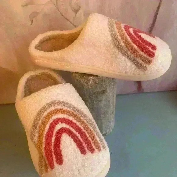 Fuzzy Slipper sSet of 2 Size 6.5 Smiley Face Open Toe Rainbow Mule - Picture 3 of 13